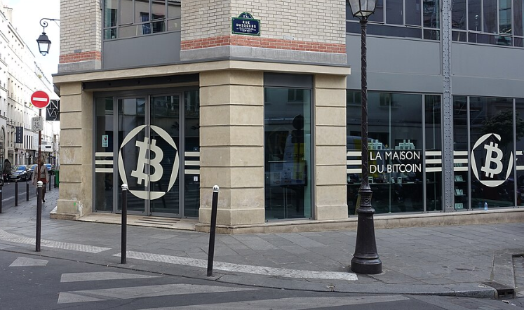 La Maison du Bitcoin : histoire, héritage et transformation en Coinhouse